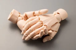 Kotobukiya ARTIST SUPPORT ITEM Takahiro Kagami HAND MODEL/L PALE ORANGE 1/1 Action Figure